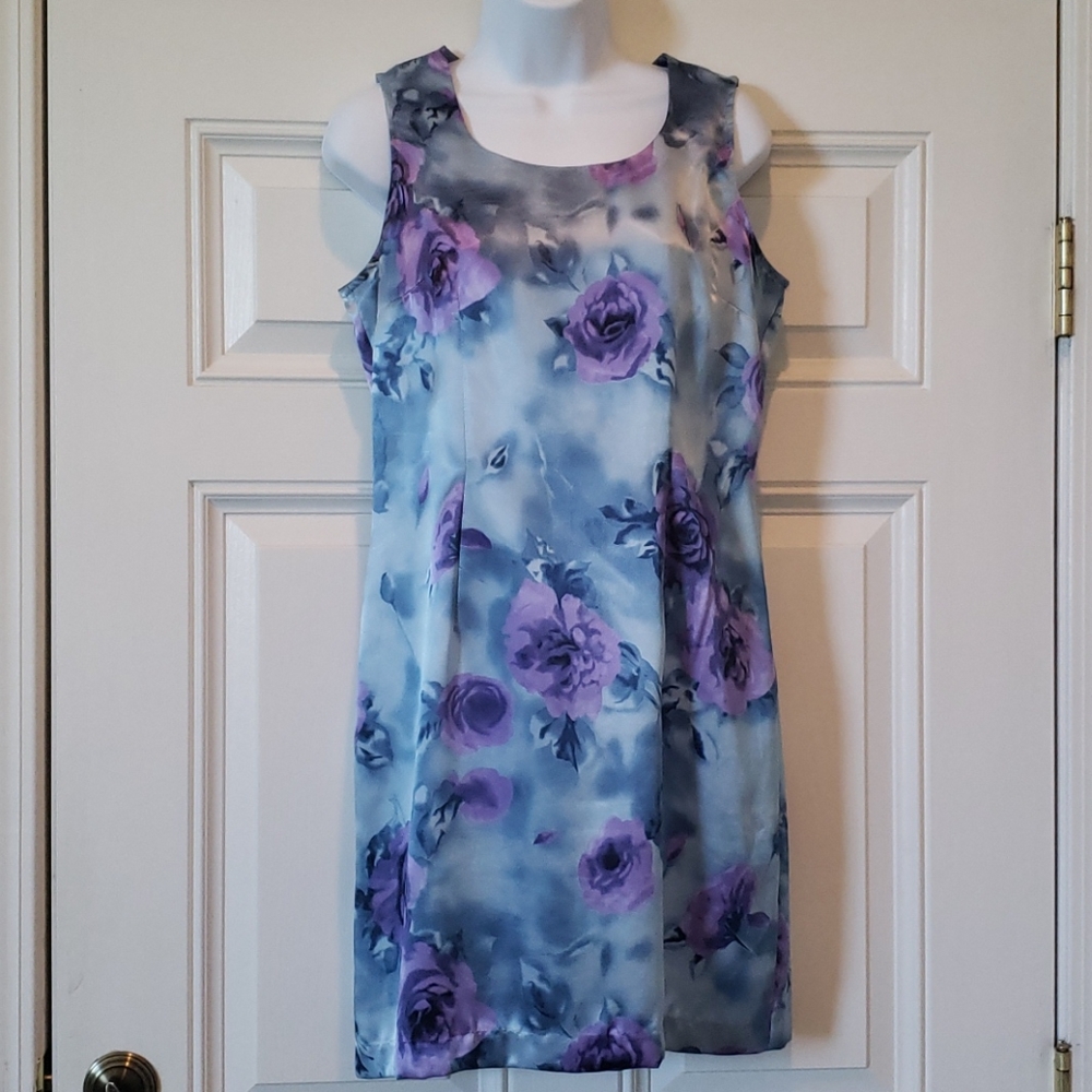 Dress - Picture 10 of 16